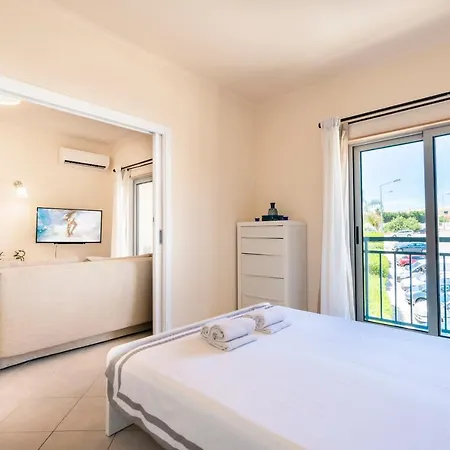 Belle Vue Sur Le Jardin 1 Bed Flat Pool And Garage *