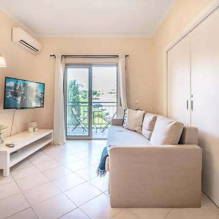 Belle Vue Sur Le Jardin 1 Bed Flat Pool And Garage Alcantarilha