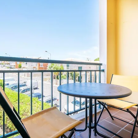 Belle Vue Sur Le Jardin 1 Bed Flat Pool And Garage Alcantarilha
