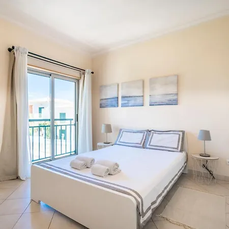 Belle Vue Sur Le Jardin 1 Bed Flat Pool And Garage Apartamento *