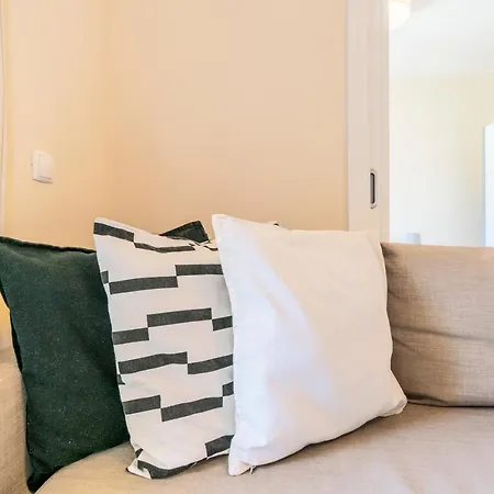 Belle Vue Sur Le Jardin 1 Bed Flat Pool And Garage Apartamento